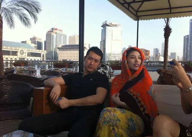葛天与吴莎开撕获前男友力挺:她没有被包养过