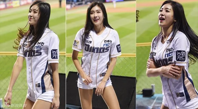 韩国职棒拉拉队女郎热舞险露底 引爆现场氛围