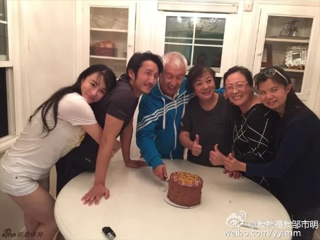 是拳王也是好丈夫！邹市明和妻子冉莹颖秀恩爱合集