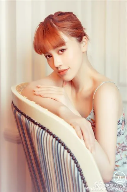 刘翔前妻葛天性感睡衣写真 欲露还遮性感撩人