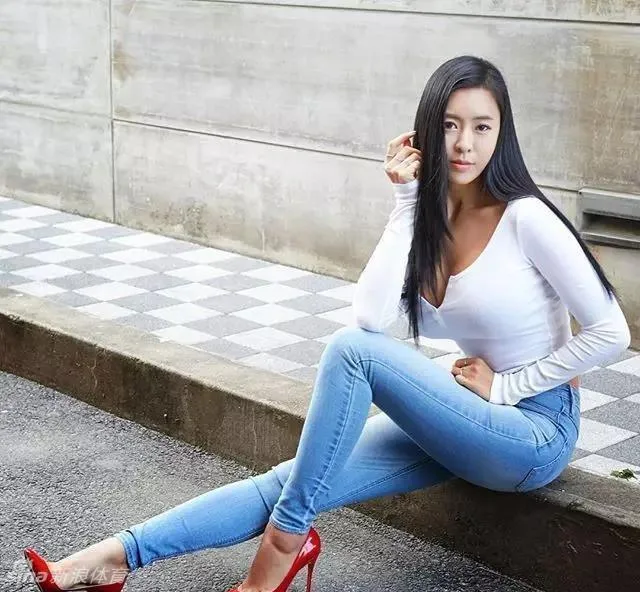 韩国E杯健美女神文世琳性感私照 前凸后翘引惊呼