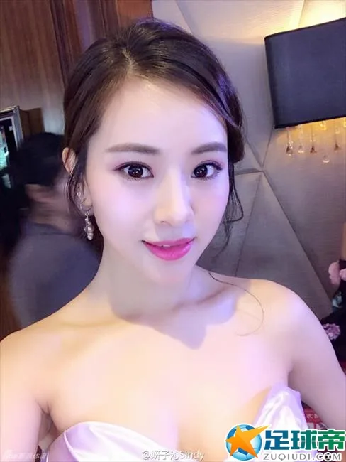 郑大校花妍子沁拳击写真曝光 大秀好身材性感无限