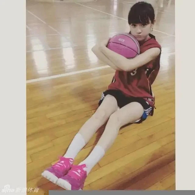 台湾篮球妹纸王宇君走红 甜美可爱清纯到令人想犯规