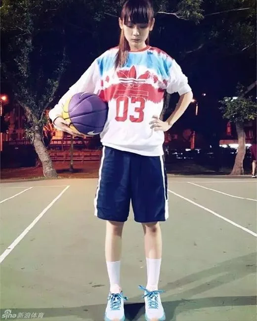 台湾篮球妹纸王宇君走红 甜美可爱清纯到令人想犯规