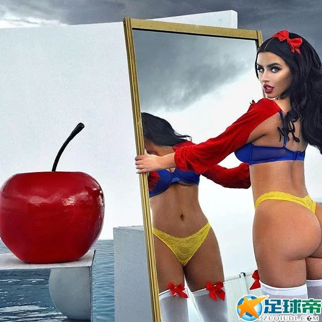 退役女足球员拉齐德福丰乳肥臀 惹火身材堪比卡戴珊