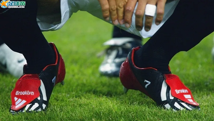 一代人的足球鞋情怀:Adidas Predator Mania