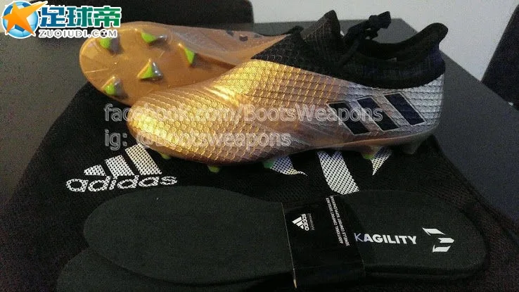 惊人的配色 Messi 16+ PureAgility足球鞋