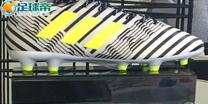 Adidas Nemeziz足球鞋的第三配色