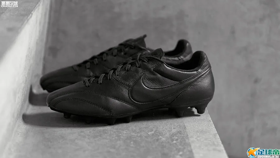 经典全黑”Triple Black” Timepo Premier足球鞋