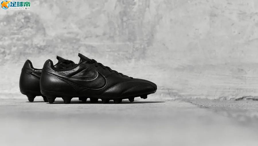 经典全黑”Triple Black” Timepo Premier足球鞋