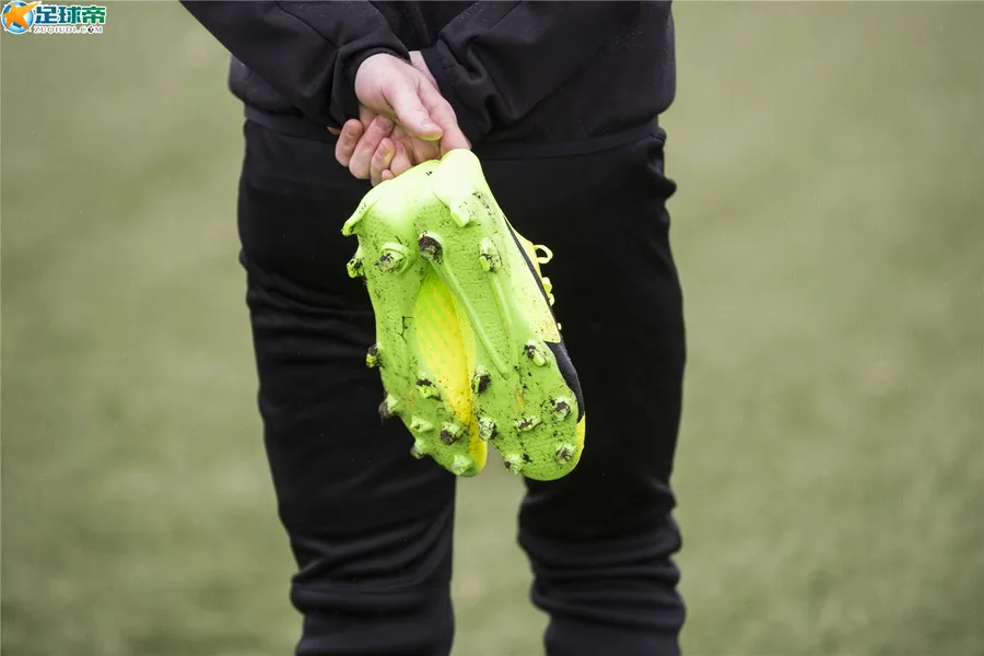 PUMA发布全新evoSPEED 17 SL-S球靴，助力球员放胆踢放声赢