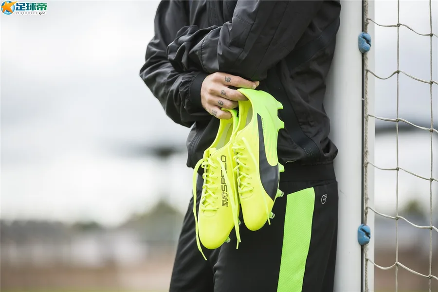 PUMA发布全新evoSPEED 17 SL-S球靴，助力球员放胆踢放声赢