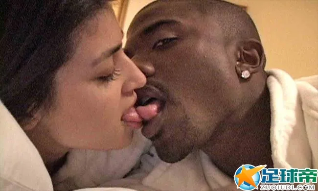 盘点卷入艳照门的NBA女神：3P+梯震+性爱录像！