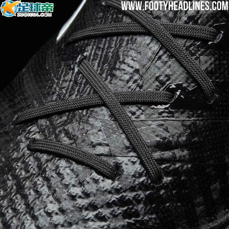 棋盘黑系列Adidas Ace17.1 Primeknit足球鞋