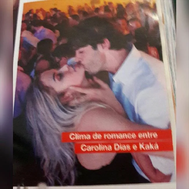幸福停不下来！卡卡与新女友卡罗琳娜大撩情话虐狗