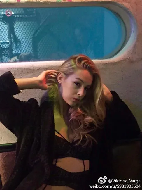 山东鲁能外援佩莱绝色女友瓦尔加大曝私照 性感妖娆十足