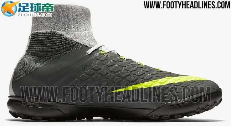 独特的HypervenomX Proximo II足球鞋