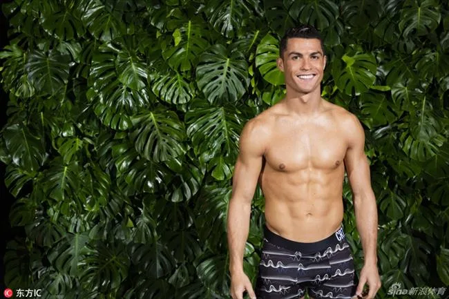 C罗推出2017春夏款CR7内裤 健硕肌肉满满雄性荷尔蒙