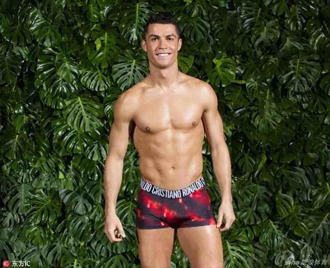 C罗推出2017春夏款CR7内裤 健硕肌肉满满雄性荷尔蒙