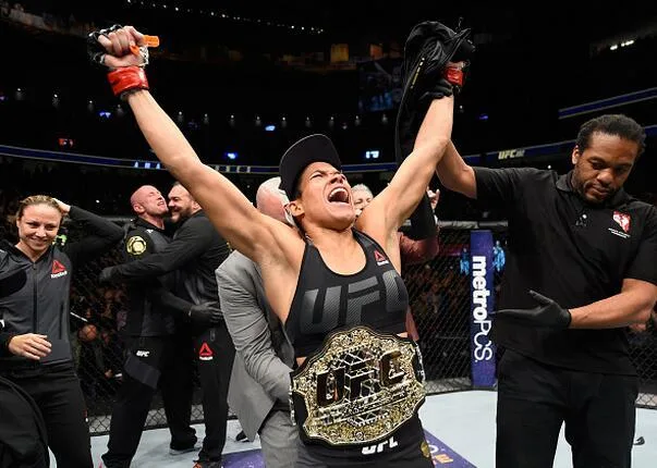 巴西MMA选手经典时刻：努涅斯48秒KO隆达罗西