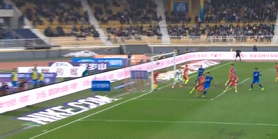 GIF-新招数?亚泰17分钟换人 外援换下U23小将