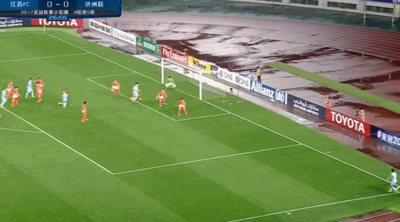 GIF-特谢拉右路长驱直入 谢鹏飞对空门未得手