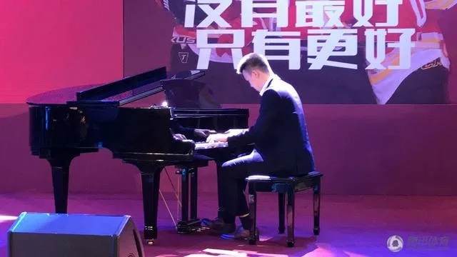 一年百场！最拼星二代英如镝：我爸是疯狂家长
