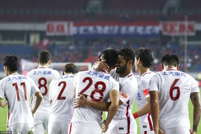 上港1-1力帆 贺惯破解爱你根据丁捷绝杀扳平