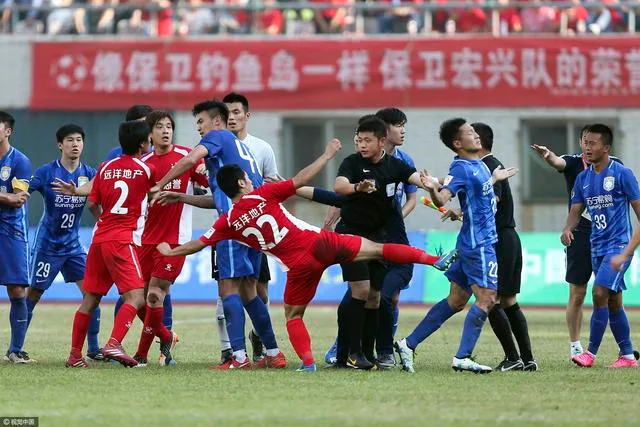 宏兴终身禁足者：每天搬砖谋生 当时真没干架