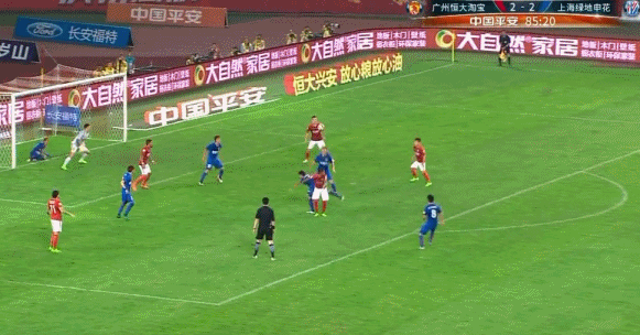 恒大3-2申花豪取6连胜 暴力鸟破僵于汉超绝杀