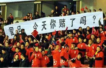 辉哥说彩:天气这么热 主任让中奖者露脸领奖可好