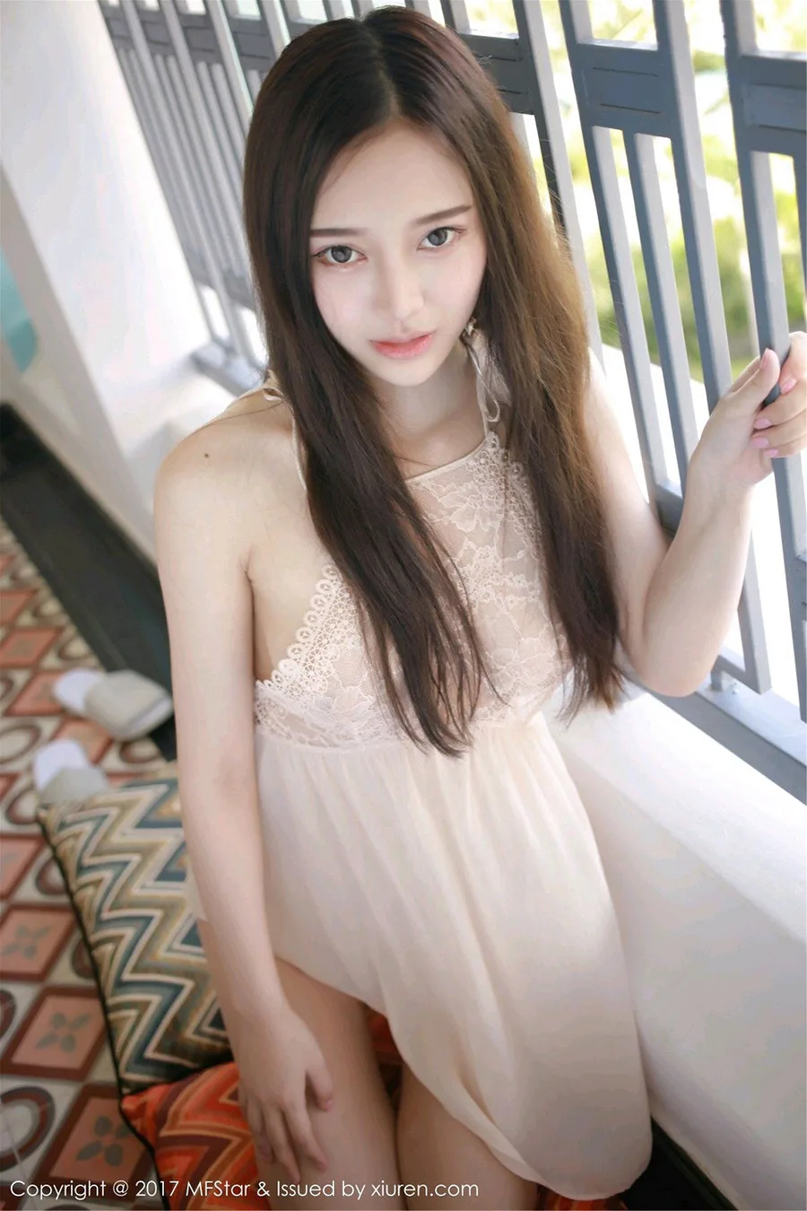 [MFStar模范学院]Vol.101_女神唐琪儿il心愿旅拍粉嫩蕾丝裙透视秀豪乳诱惑写真51P