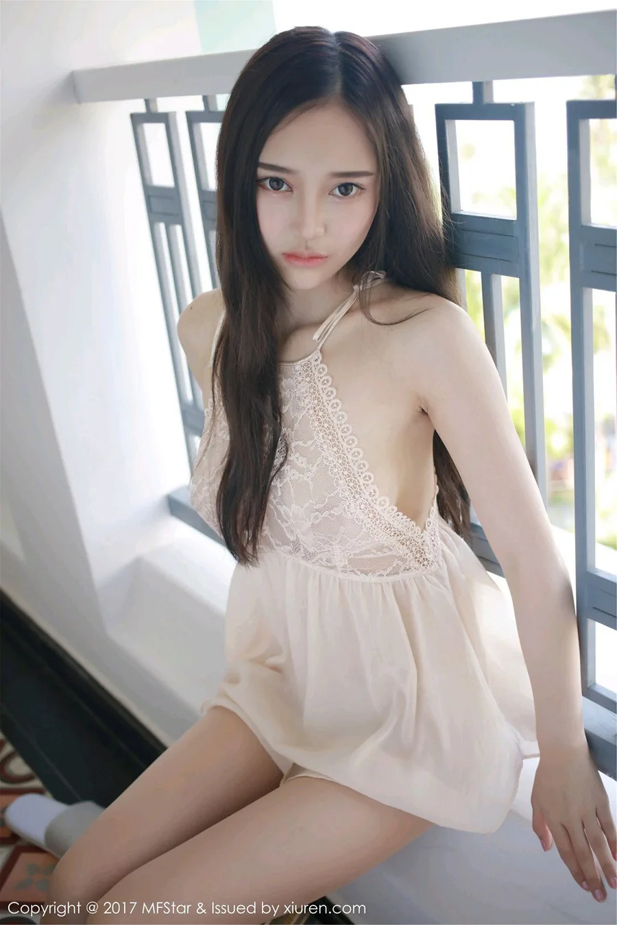 [MFStar模范学院]Vol.101_女神唐琪儿il心愿旅拍粉嫩蕾丝裙透视秀豪乳诱惑写真51P