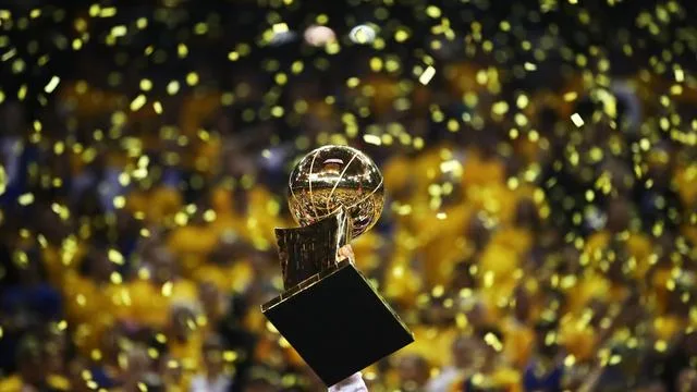 中外专家超级预测:詹皇MVP 仅一人看好骑士夺冠