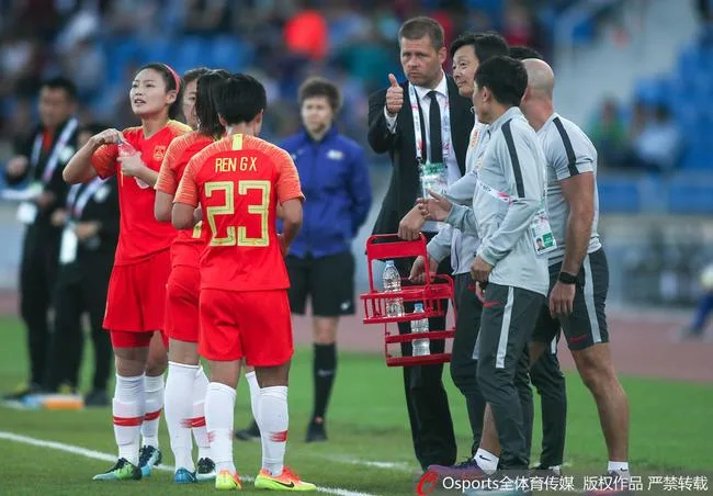 中国女足击败泰国女足