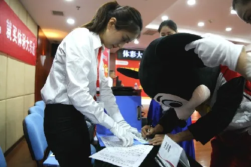 1.06亿巨奖是如何领走的?人大代表现场监督
