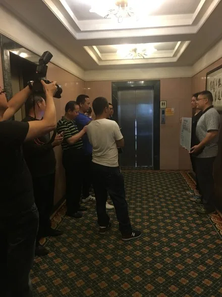 刚刚 广西989万被得主露脸领走 购彩半年还不到!