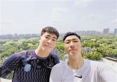 图为徐嘉敏(左)和方镜淇。