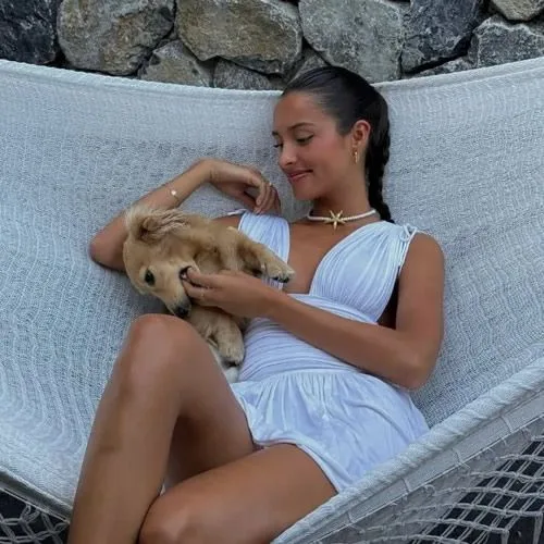 神奇的公式：查尔斯·勒克莱尔与模特未婚妻的浪漫关系