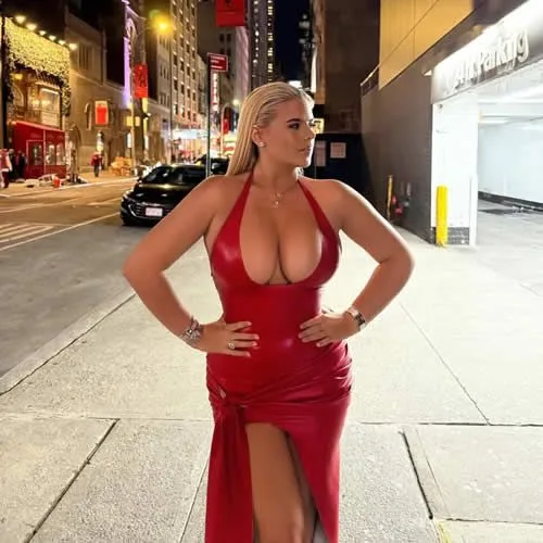 阿波罗尼亚·卢埃林（Apollonia Llewellyn）身穿牛仔风格服装在比佛利山庄引人注目