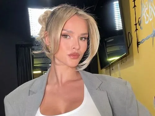 十大最引人入胜的体育人物，从Paige Spiranac到臭名昭著的球场入侵者和泳装偶像
