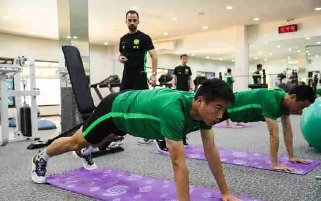 杨帆
