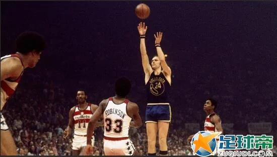 NBA退役球衣有啥门槛 勇士会全部封存“死亡五小”战袍吗?