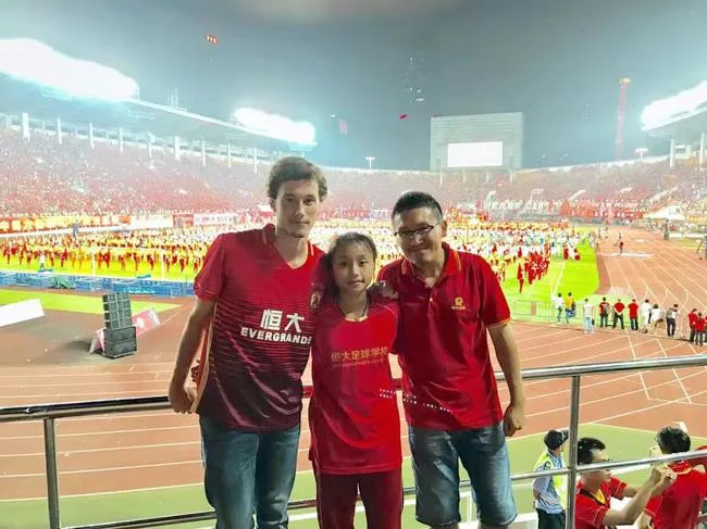 张琳艳是恒大足校当家小花
