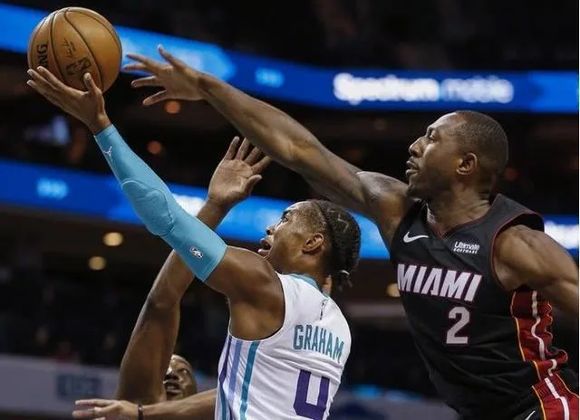 巴特勒休战维特斯19分 热火战胜黄蜂取连胜