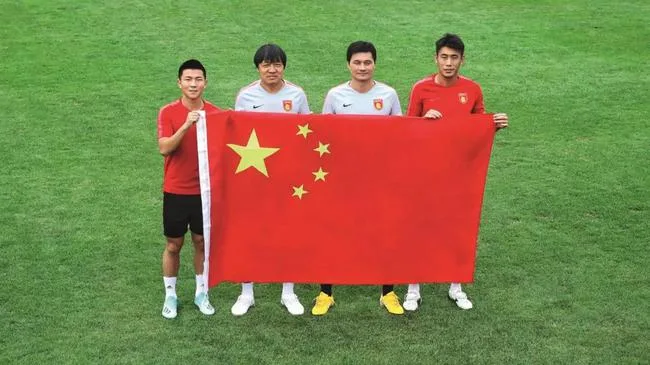 谢峰、李毅、张呈栋与陶强龙祝福祖国