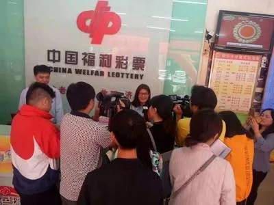 广东惠州中出双色球662万大奖 得主只花了2元钱!