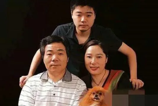 丁俊晖生命中至爱的三位女性 富二代老婆为他“隐姓埋名”