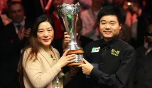 丁俊晖生命中至爱的三位女性 富二代老婆为他“隐姓埋名”