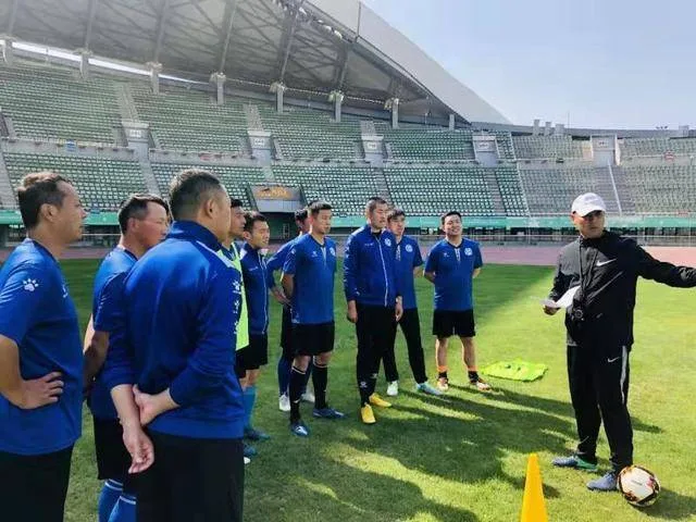 江苏足协对教练员培训